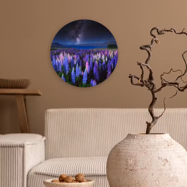 Bloemen - Nacht - Lupine - Sterrenhemel - Paars - Natuur Wandcirkel kunststof plaat 5mm dik klein -sfeer1