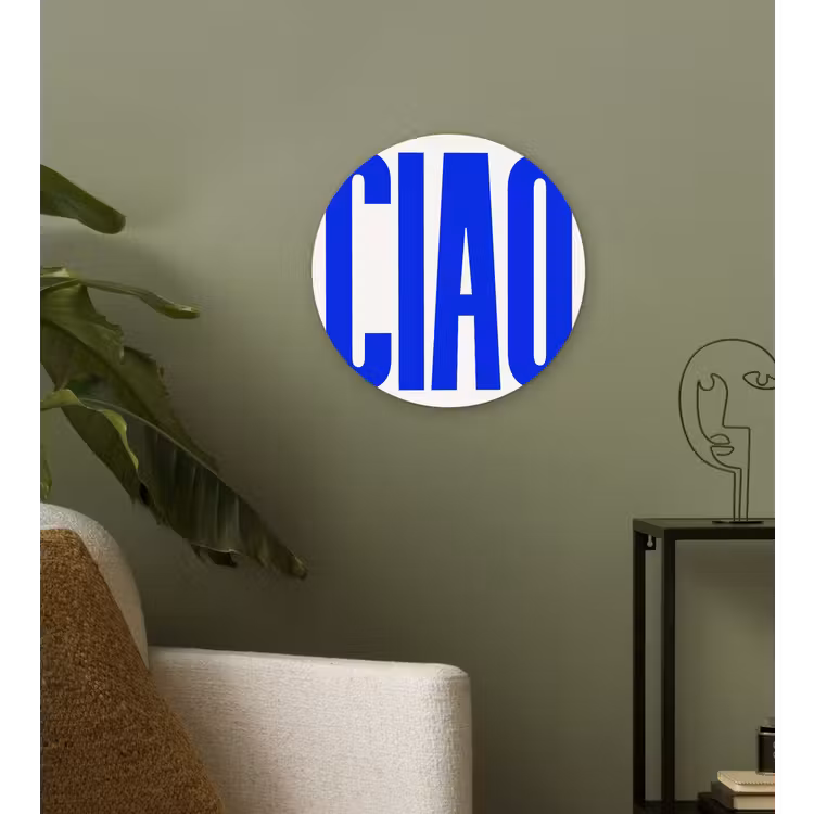 Ciao - Hoofdletters - Blauw - Minimalistisch Wandcirkel kunststof plaat 5mm dik klein -sfeer3