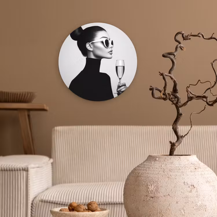 Vrouw - Champagne - Modern Wandcirkel kunststof plaat 5mm dik klein -sfeer1