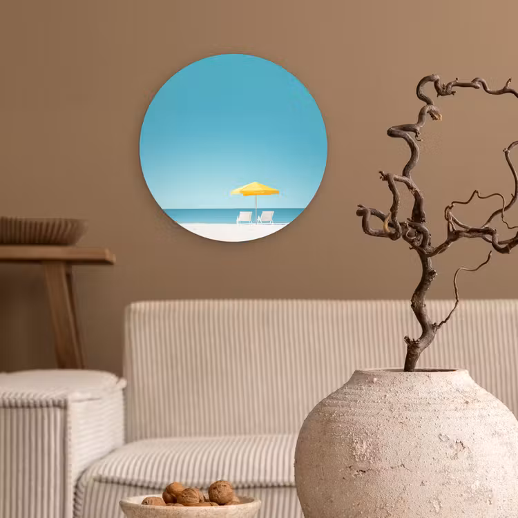 Strand - Blauwe lucht - Geel - Parasol Wandcirkel kunststof plaat 5mm dik klein -sfeer1