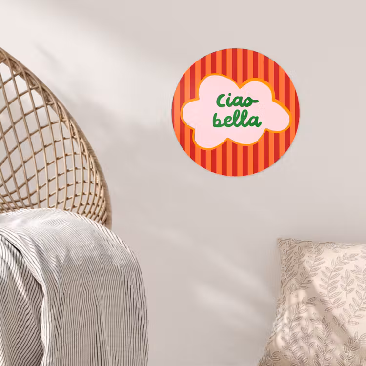 Ciao bella - Tekstwolk - Strepen - Oranje Wandcirkel behangsticker klein -sfeer4