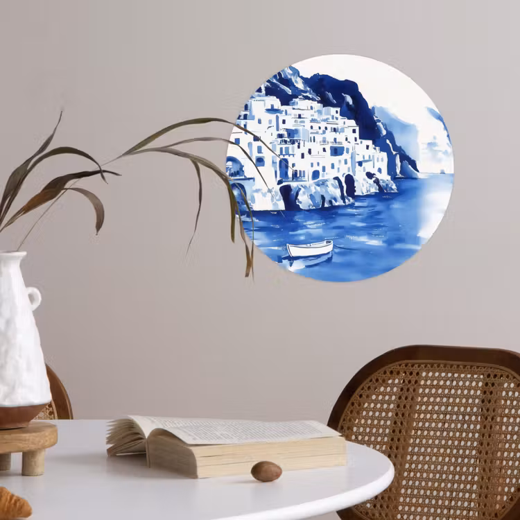 Dorp - Rotswand - Roeiboot - Water Wandcirkel behangsticker klein -sfeer3