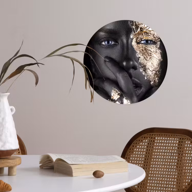Vrouw - Goud - Zwart - Schmink - Luxe Wandcirkel behangsticker klein -sfeer3
