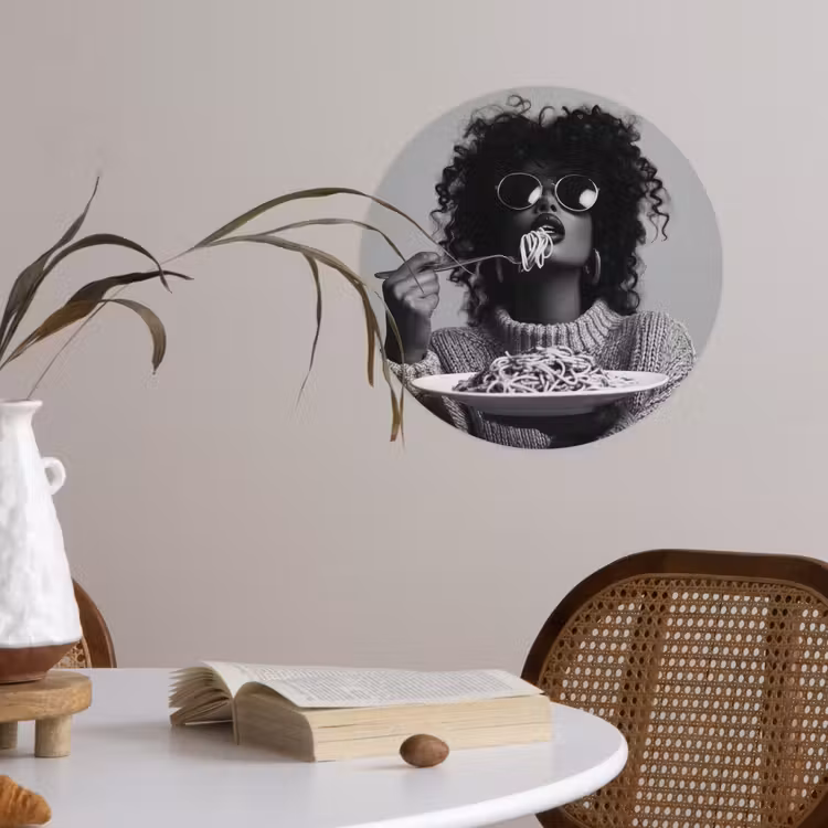 Vrouw - Pasta - Zwart - Wit Wandcirkel behangsticker klein -sfeer3