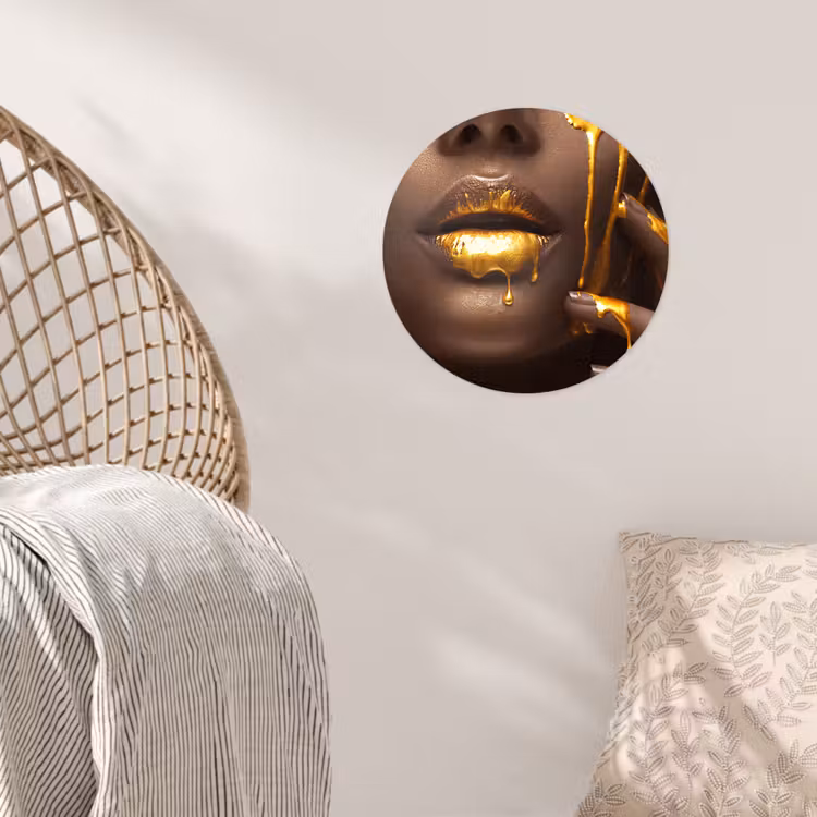 Goud - Vrouw - Verf - Lippen - Luxe Wandcirkel behangsticker klein -sfeer4