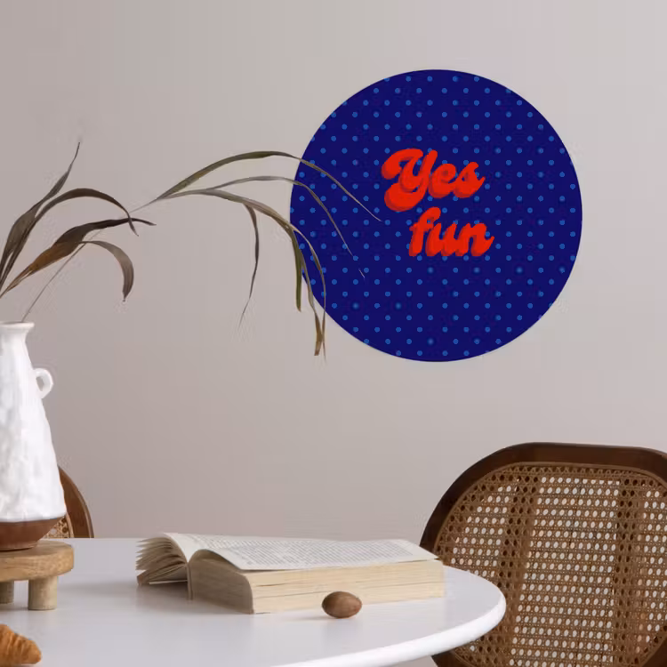 Yes fun - Rood - Blauw - Stippen Wandcirkel behangsticker klein -sfeer3