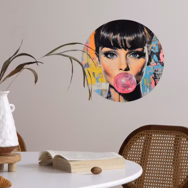 Kauwgom - Vrouw - Penseelstreken - Modern Wandcirkel behangsticker klein -sfeer3