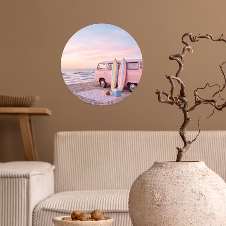 Busje - Strand - Surfplank - Zomer - Roze Wandcirkel behangsticker klein -sfeer1