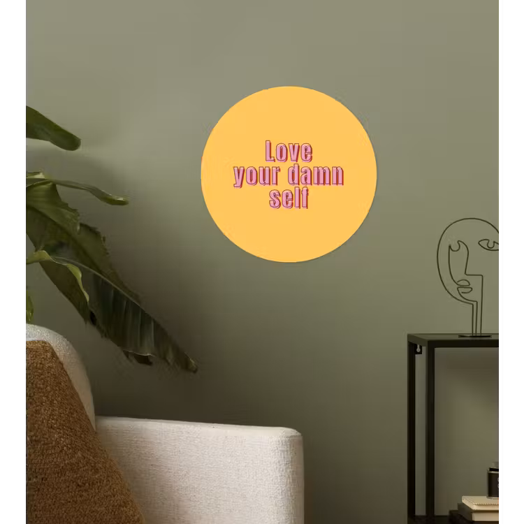 Love yourself - Roze - Geel Wandcirkel behangsticker klein -sfeer2