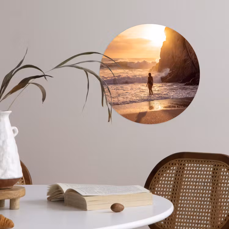 Mensen - Oceaan - Zonsondergang - Kust - Goud Wandcirkel behangsticker klein -sfeer3