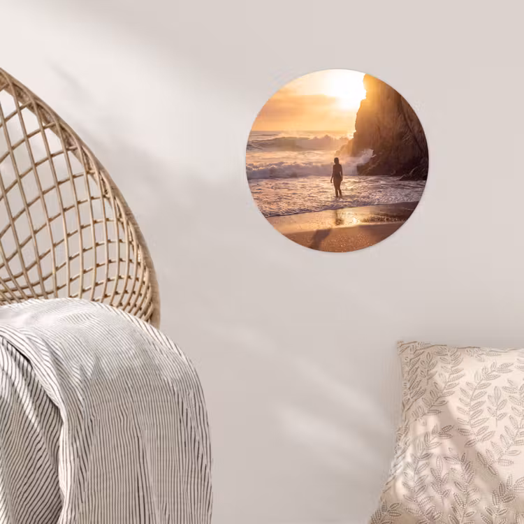 Mensen - Oceaan - Zonsondergang - Kust - Goud Wandcirkel behangsticker klein -sfeer4