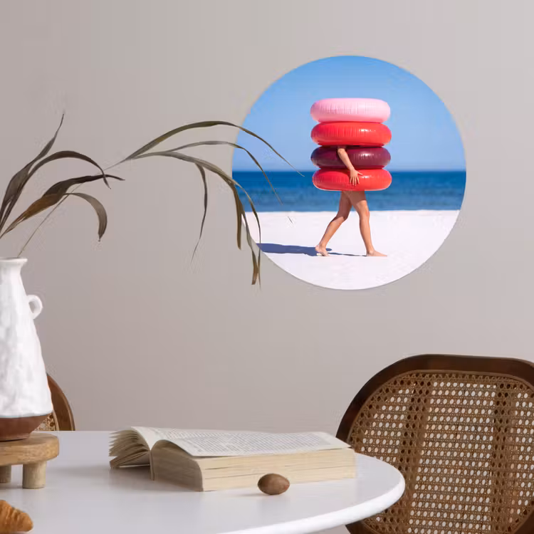 Mensen - Strand - Zomer - Recreatie - Kleurrijk Wandcirkel behangsticker klein -sfeer3