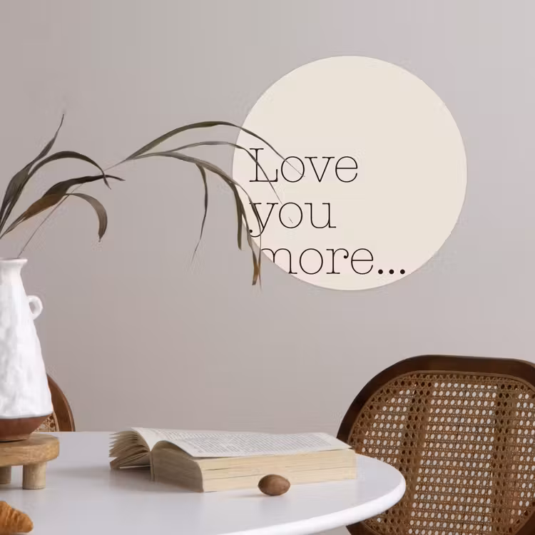 Minimalistisch - Love - Beige Wandcirkel behangsticker klein -sfeer3