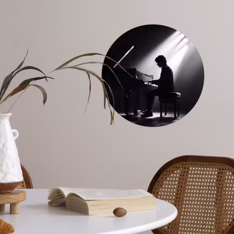 Persoon - Piano - Muziek - Zwart-wit - Podium Wandcirkel behangsticker klein -sfeer3