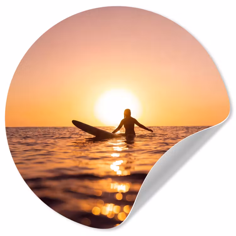Persoon - Surfen - Zonsondergang - Zee - Oranje Wandcirkel behangsticker klein -3d