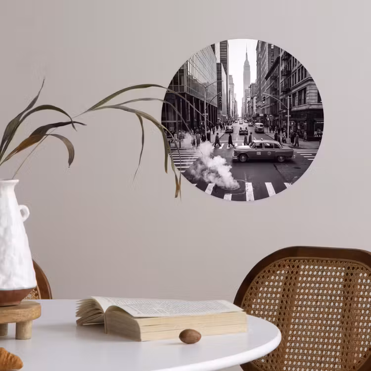 Stad - Straat - Gebouwen - Verkeer - Zwart-wit Wandcirkel behangsticker klein -sfeer3