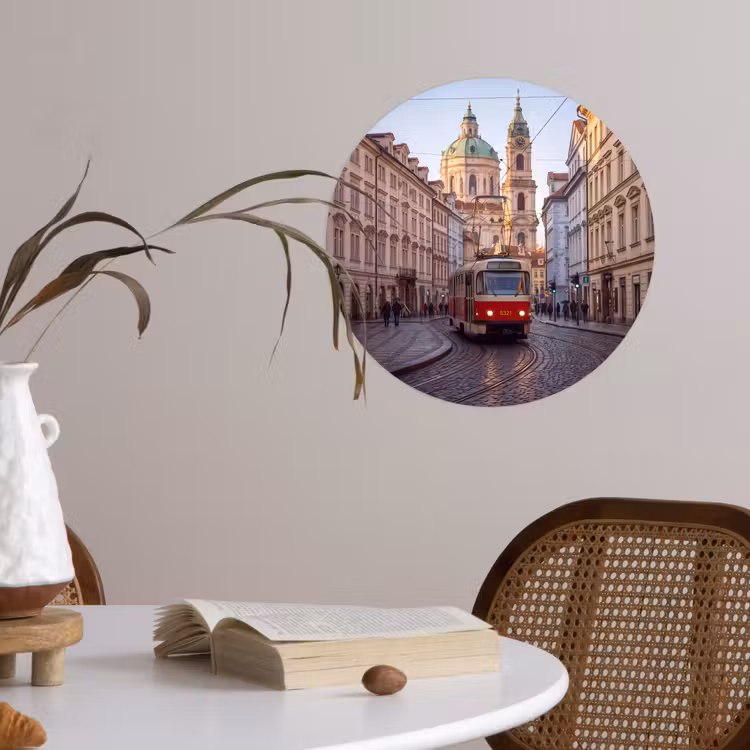 Tram - Straat - Stadsgezicht - Klassiek - Rood Wandcirkel behangsticker klein -sfeer3