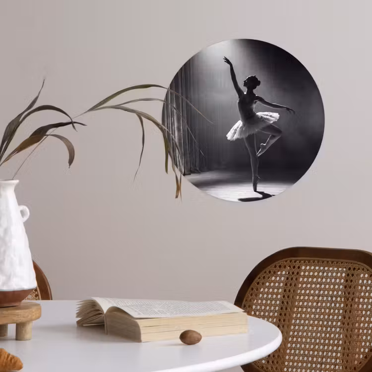 Danser - Podium - Zwart-wit - Kunst - Klassiek Wandcirkel behangsticker klein -sfeer3