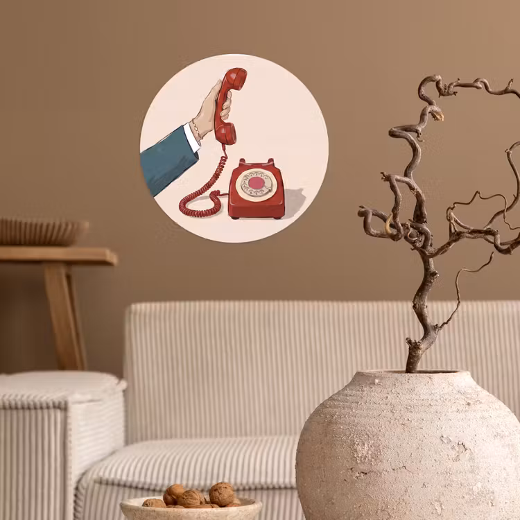 Telefoon - Hand - Vintage - Communicatie - Rood Wandcirkel behangsticker klein -sfeer1