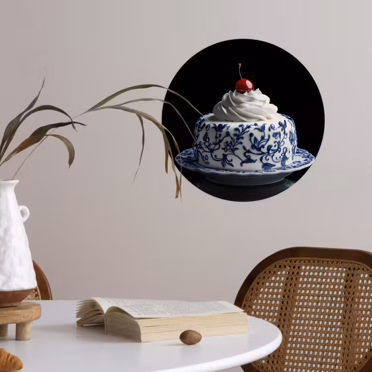 Taart - Slagroom - Kers - Bord - Delfts blauw Wandcirkel behangsticker klein -sfeer3
