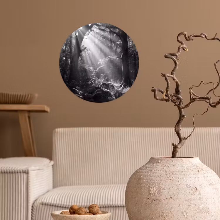 Bos - Lichtstralen - Natuur - Zwart-wit Wandcirkel behangsticker klein -sfeer1
