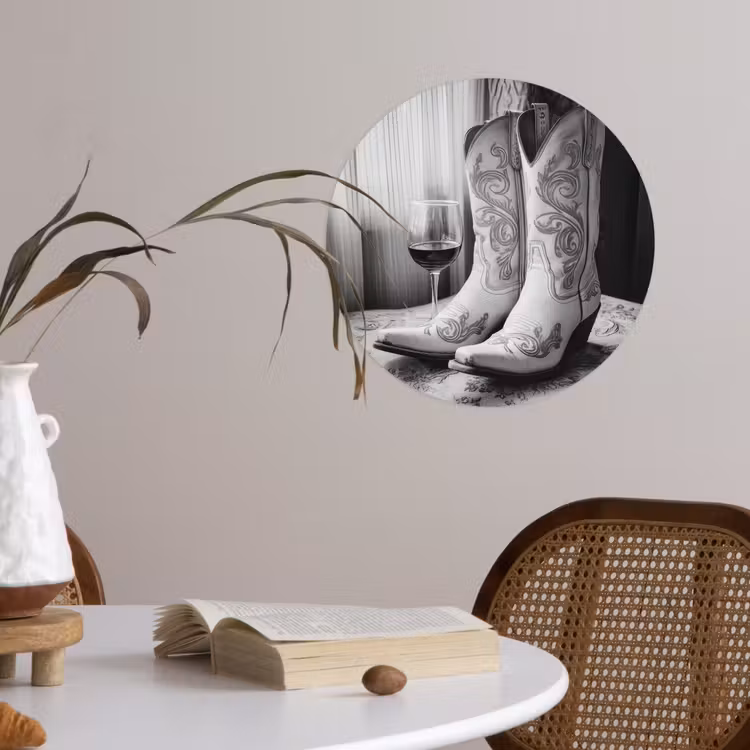 Wijn - Cowboylaarzen - Raamlicht - Wit Wandcirkel behangsticker klein -sfeer3