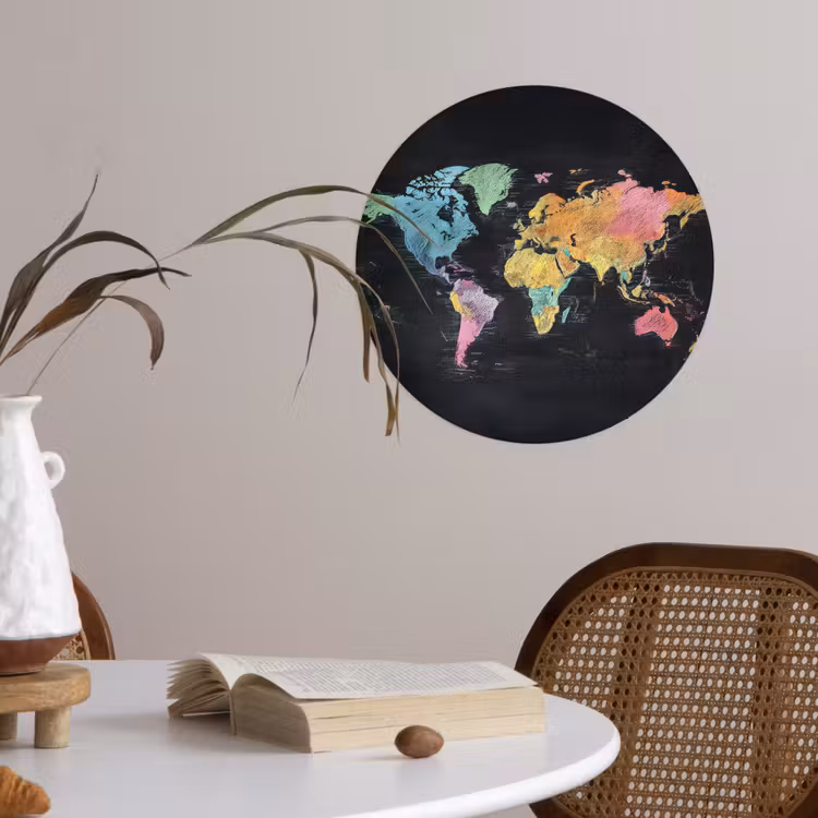 Wereldkaart - Krijtstrepen - Regenboog Wandcirkel behangsticker klein -sfeer3