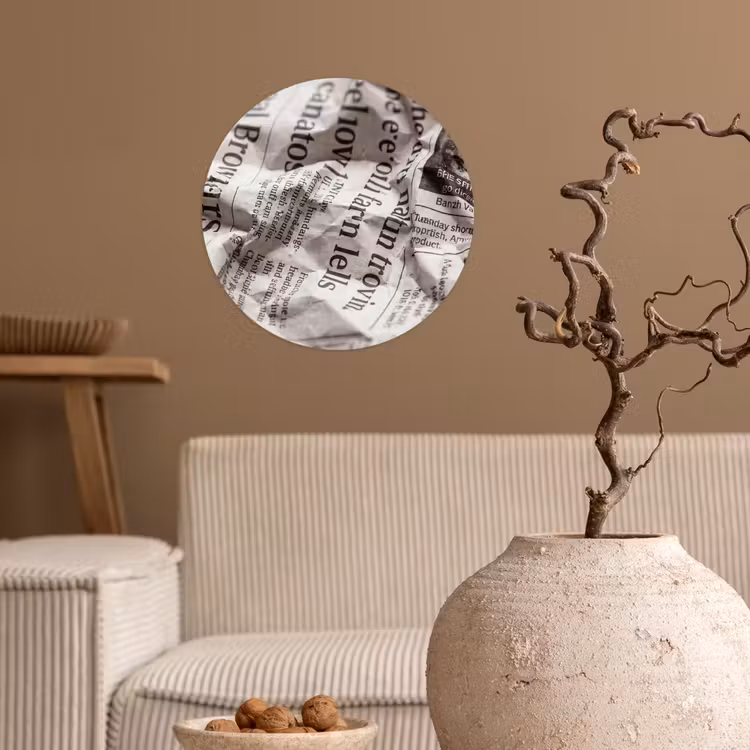 Krant - Gekreukeld - Textuur - Vintage - Zwart-wit Wandcirkel behangsticker klein -sfeer1