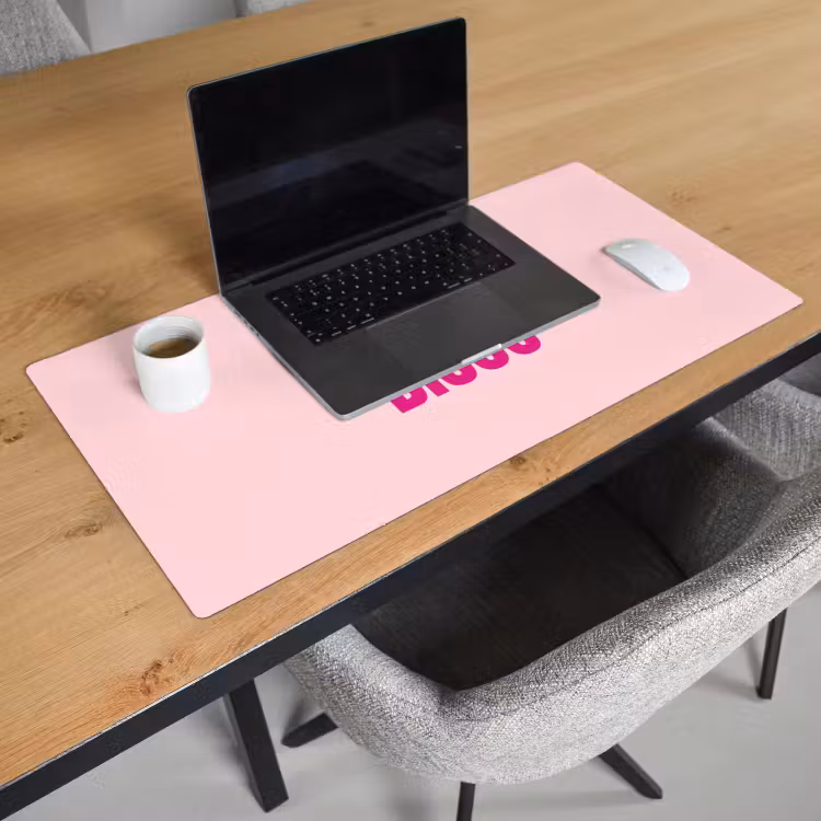 Bisou - Roze - Minimalistisch Muismat XXL klein -sfeer1