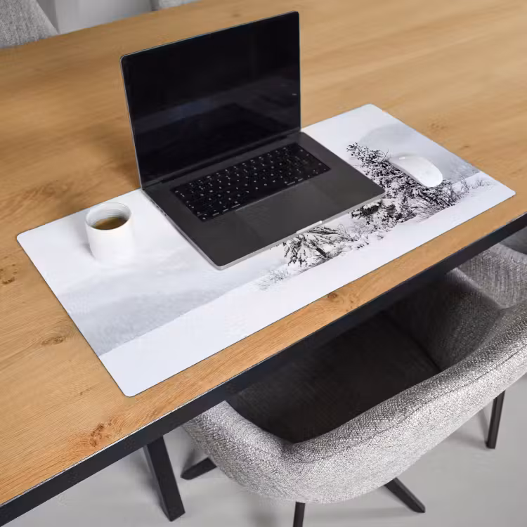 Fijnsparren - Sneeuw - Winter - Landschap - Stilte Muismat XXL klein -sfeer1