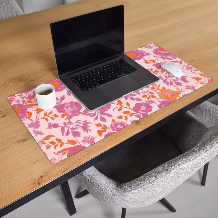 Bloemenpatroon - Roze - Oranje - Bloemen Muismat XXL klein -sfeer1