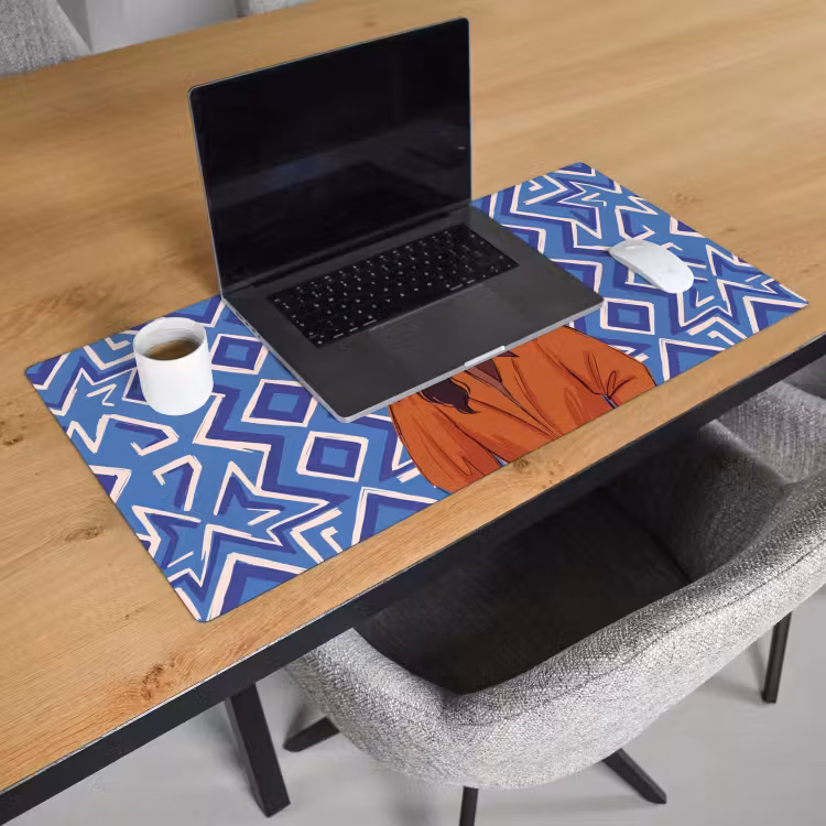 Schreibtischunterlage - Frau – Cowboyhut – Porträt – Modern – Blau - Vrouw - Cowboyhoed - Portret - Modern - Blauw Muismat XXL klein