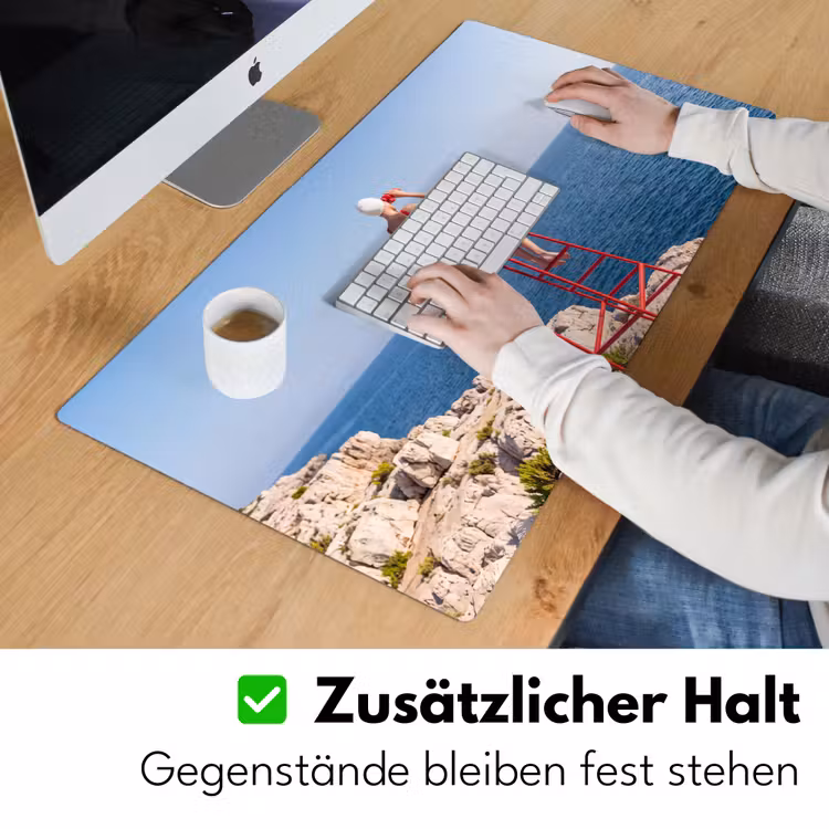 Schreibtischunterlage - Frau – Meer – Küste – Fernglas – Rot - Vrouw - Zee - Kust - Verrekijker - Rood Muismat XXL klein