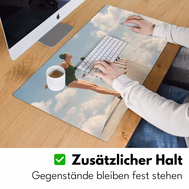 Schreibtischunterlage - Frauen – Tauchhaltung – Wolken - Vrouwen - Duikhouding - Wolken Muismat XXL klein
