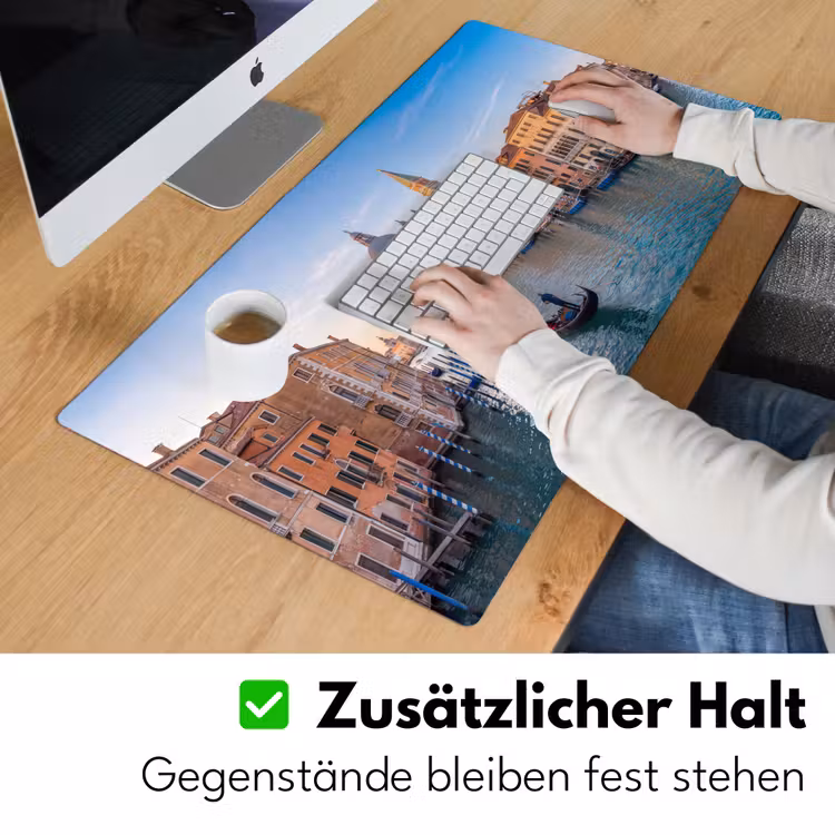Gondel - Venetië - Kanaal - Stadsgezicht - Avondlicht Muismat XXL klein -ysfeer3_duits