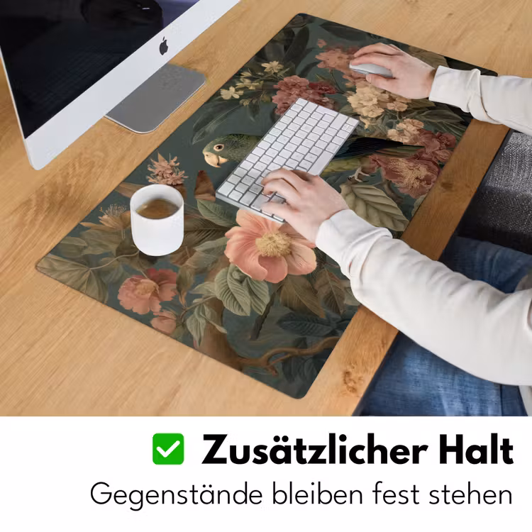 Groene papegaai - Kleurrijke bloemen - Donkere achtergrond Muismat XXL klein -ysfeer3_duits