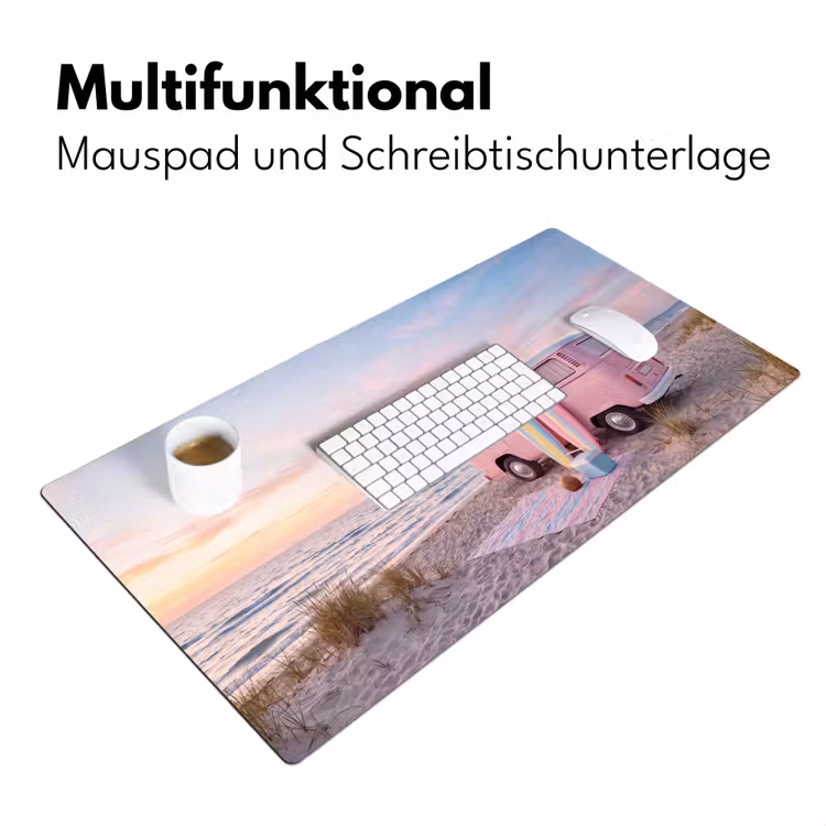 Schreibtischunterlage - Kleinbus – Strand – Surfbrett – Sommer – Rosa - Busje - Strand - Surfplank - Zomer - Roze Muismat XXL klein