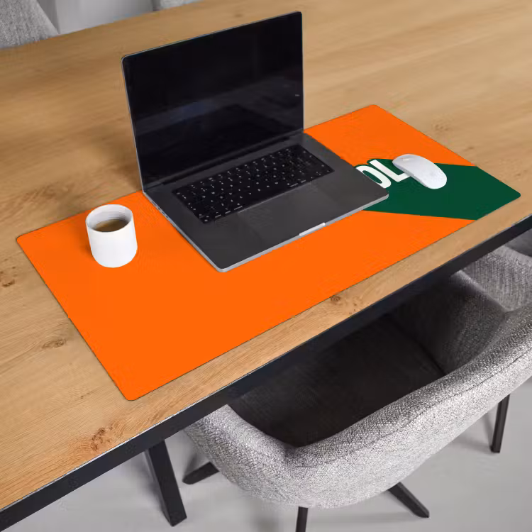 Cool - Oranje - Groen Muismat XXL klein -sfeer1