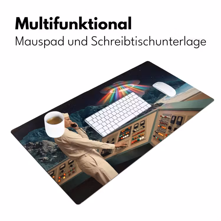 Schreibtischunterlage - Mann – Kontrollraum – Strand - Man - Controlekamer - Strand Muismat XXL klein