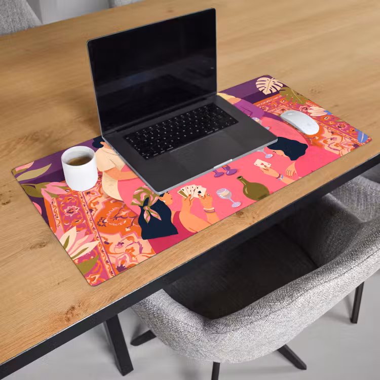 Schreibtischunterlage - Menschen – Kartenspiel – Innenraum – Modern – Farbenfroh - Mensen - Kaartspel - Interieur - Modern - Kleurrijk Muismat XXL klein