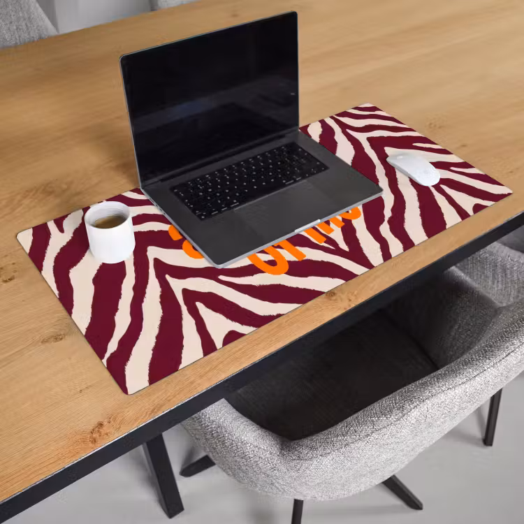 New era - Bordeaux - Zebraprint Muismat XXL klein -sfeer1