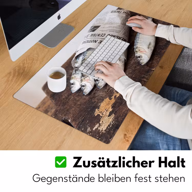 Schreibtischunterlage - Sardine – Zeitung – Schneidebrett - Sardientje - krant - snijplank Muismat XXL klein
