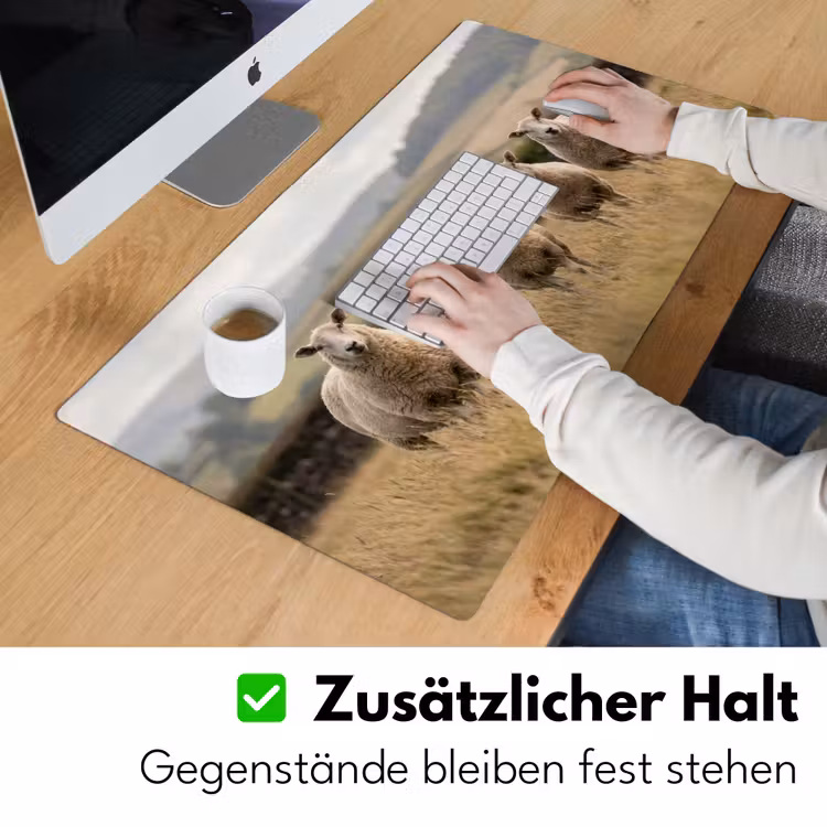 Schapen - Weidenlandschap - Heuvels Muismat XXL klein -ysfeer3_duits