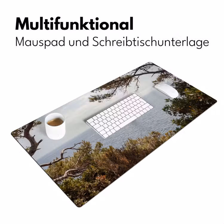 Schreibtischunterlage - Segelboot – Bäume – Wasser - Zeilboot - bomen - water Muismat XXL klein