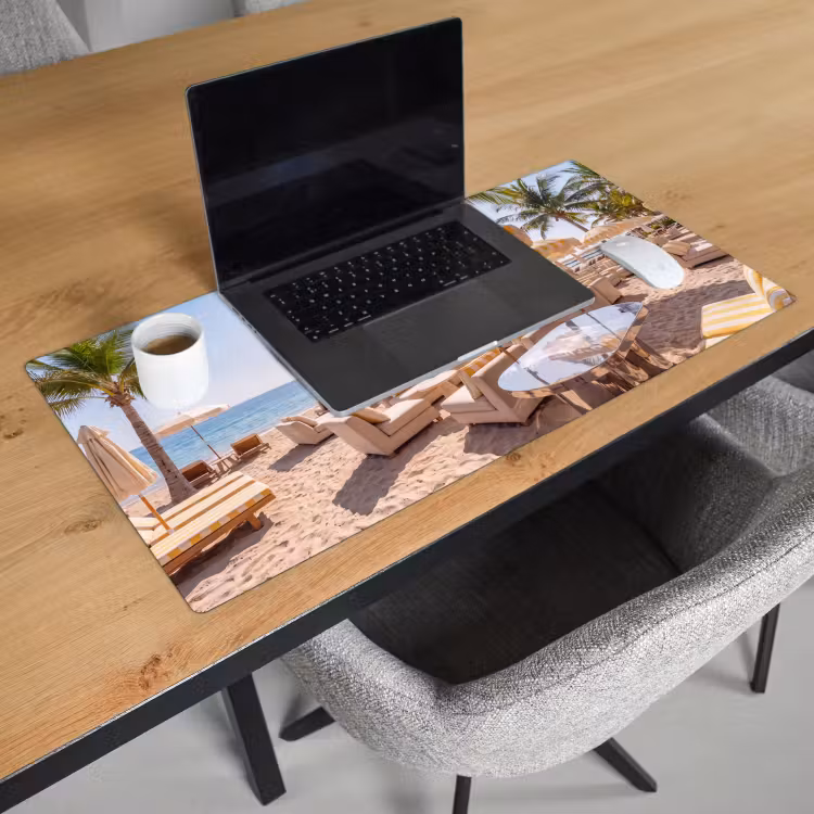 Strand - Ligbedden - Vakantie - Modern - Geel Muismat XXL klein -sfeer1