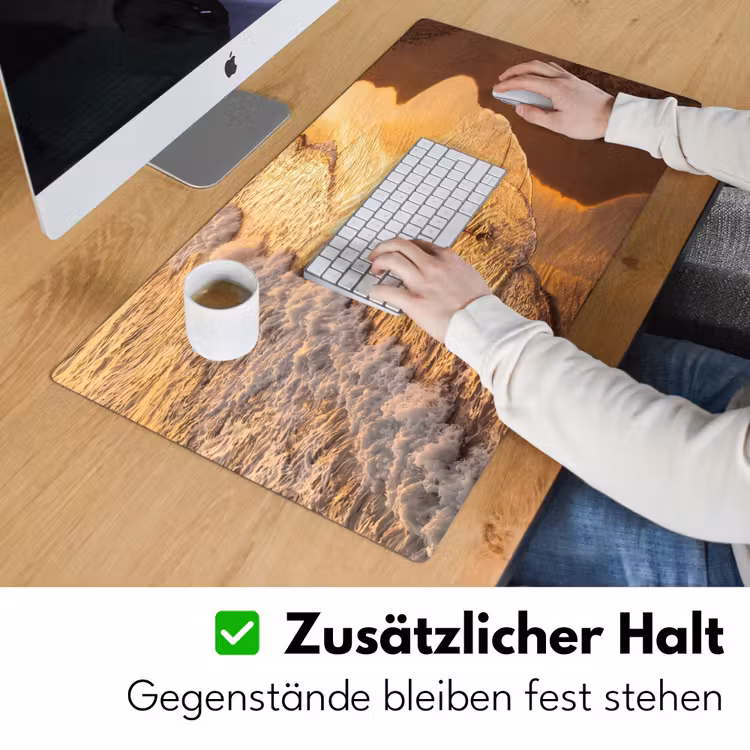 Schreibtischunterlage - Surfer – Strand – Sonnenuntergang – Ozean – Gold - Surfer - Strand - Zonsondergang - Oceaan - Goud Muismat XXL klein