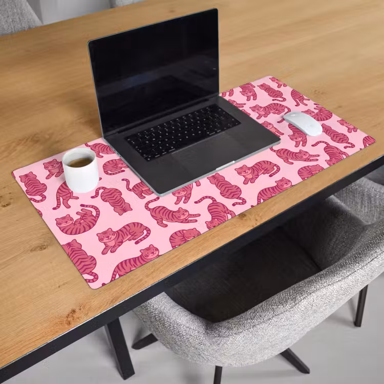 Schreibtischunterlage - Tiere – Muster – Rosa – Verspielt – Cartoon - Dieren - Patroon - Roze - Speels - Cartoon Muismat XXL klein