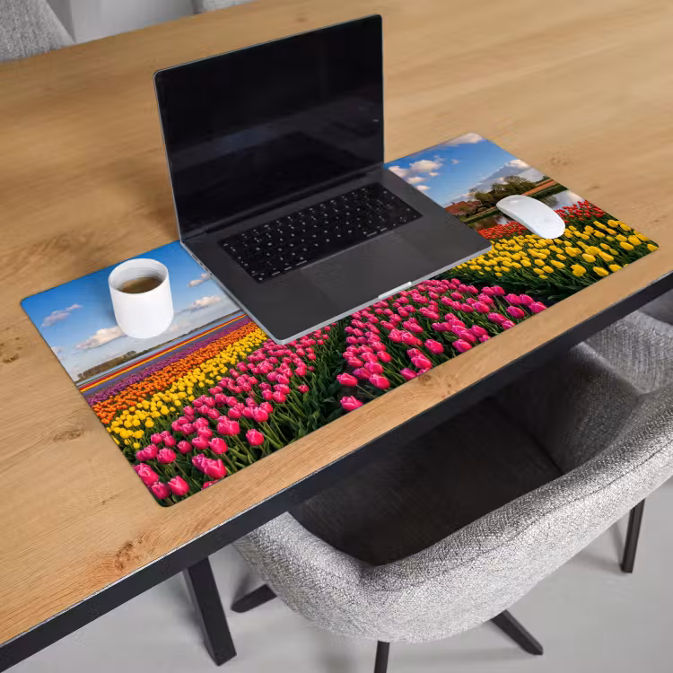 Tulpen - Holland - Molen - Kleurrijk Muismat XXL klein -sfeer1