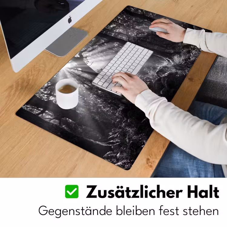 Bos - Lichtstralen - Natuur - Zwart-wit Muismat XXL klein -ysfeer3_duits