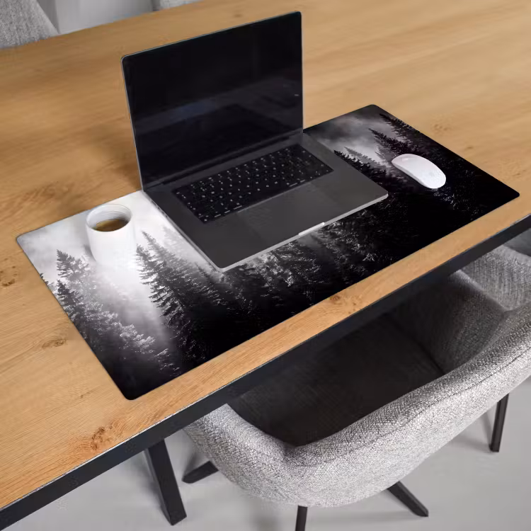 Bos - Mist - Winter - Monochroom - Natuur Muismat XXL klein -sfeer1